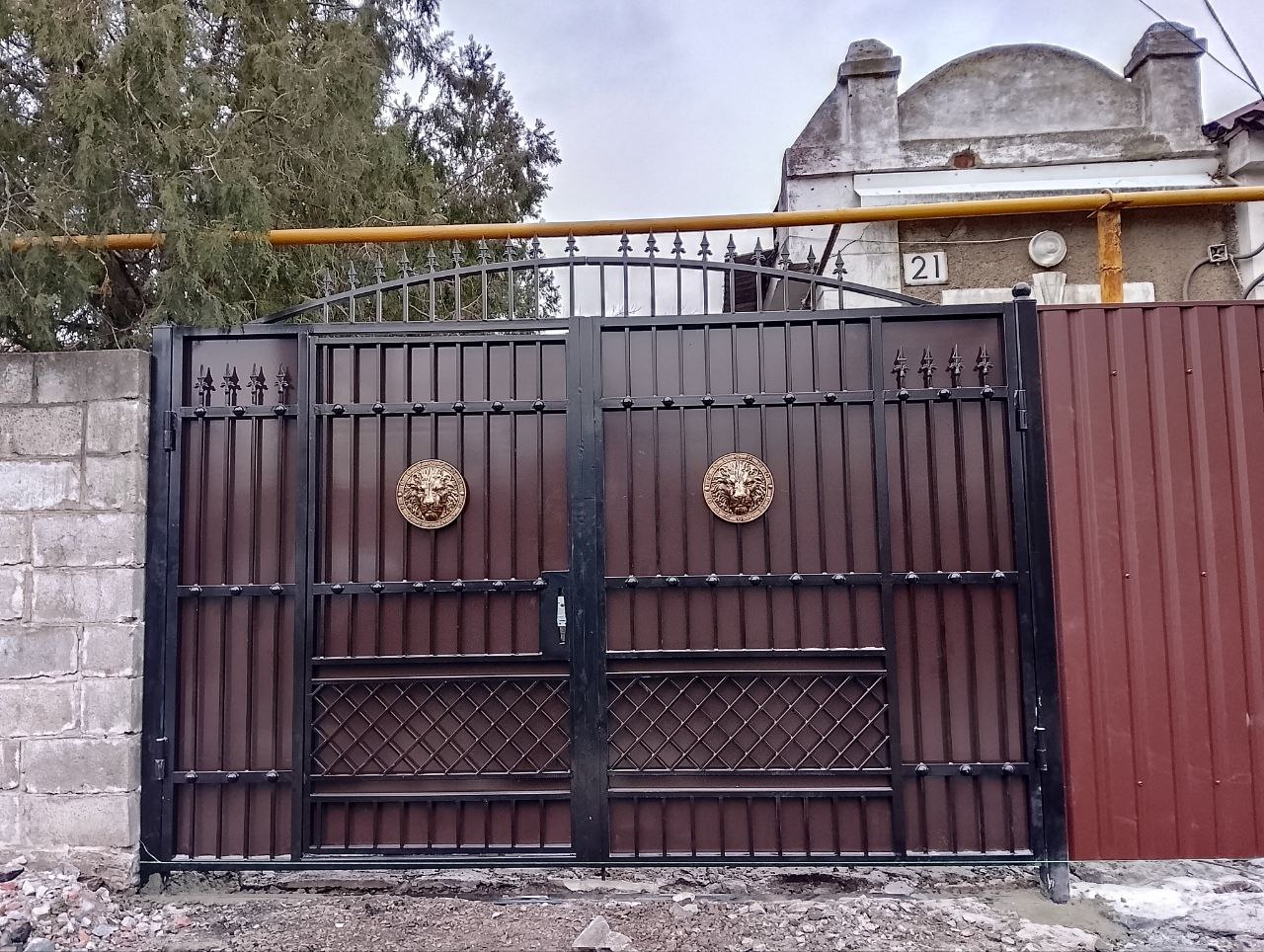 Ворота распашные со встроенной калиткой "Элита" 1 Ворота распашные со встроенной калиткой "Элита" 1