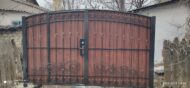 Ворота распашные со встроенной калиткой "Гэлекси +" 1
