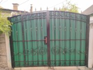 Ворота распашные со встроенной калиткой "Гэлекси +" 2